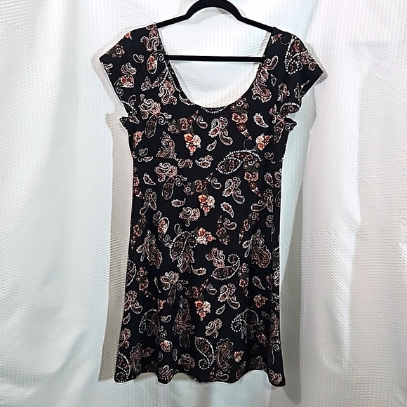 SO Dresses & Skirts - So Juniors Raglan Black Paisley Mini Dress Size Medium